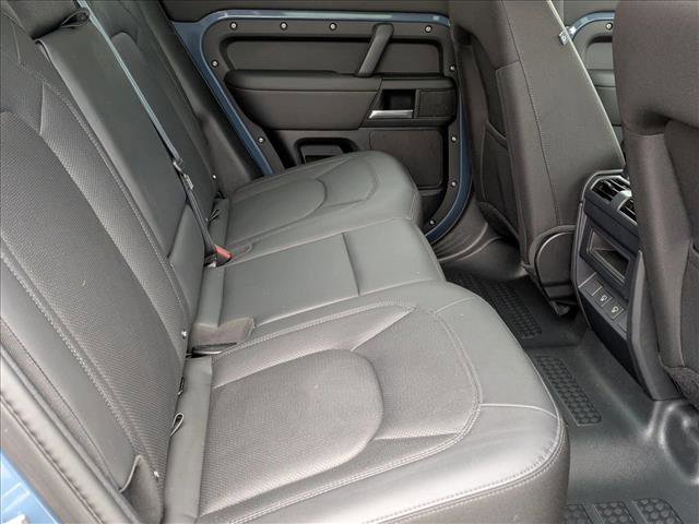Used 2025 Land Rover Defender 110 S image 21