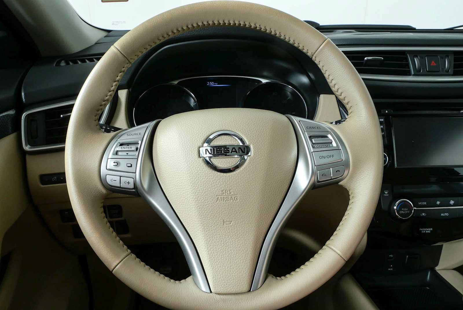 Used 2014 Nissan Rogue SL w/ SL Premium Package FWD image 9