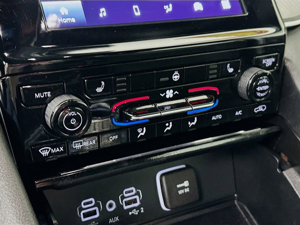 Certified 2024 Jeep Grand Cherokee Laredo w/ Luxury Tech Group I image 25