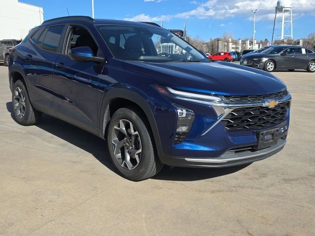 Certified 2024 Chevrolet Trax LT w/ Driver Confidence Package image 3