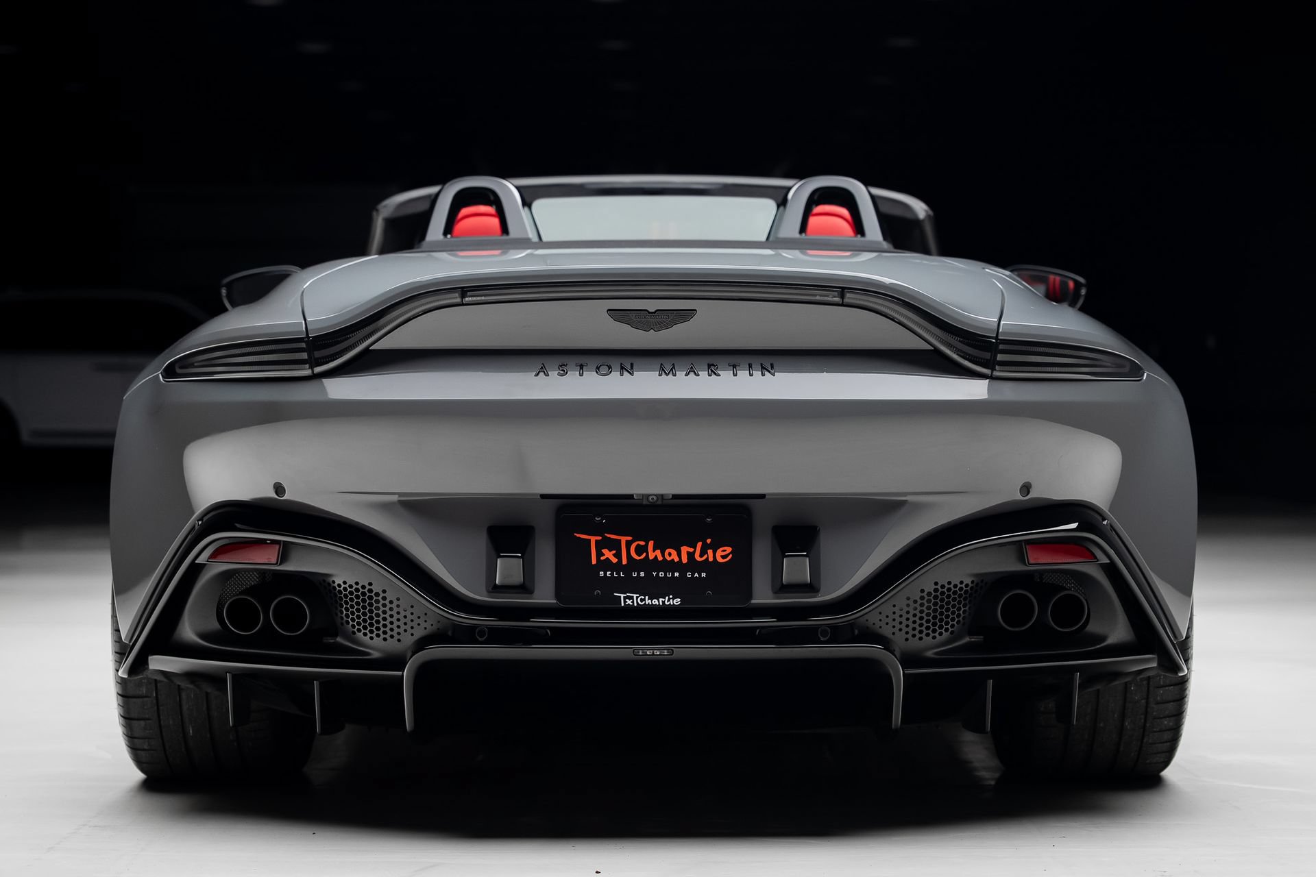 Used 2023 Aston Martin V8 Vantage Roadster RWD image 28