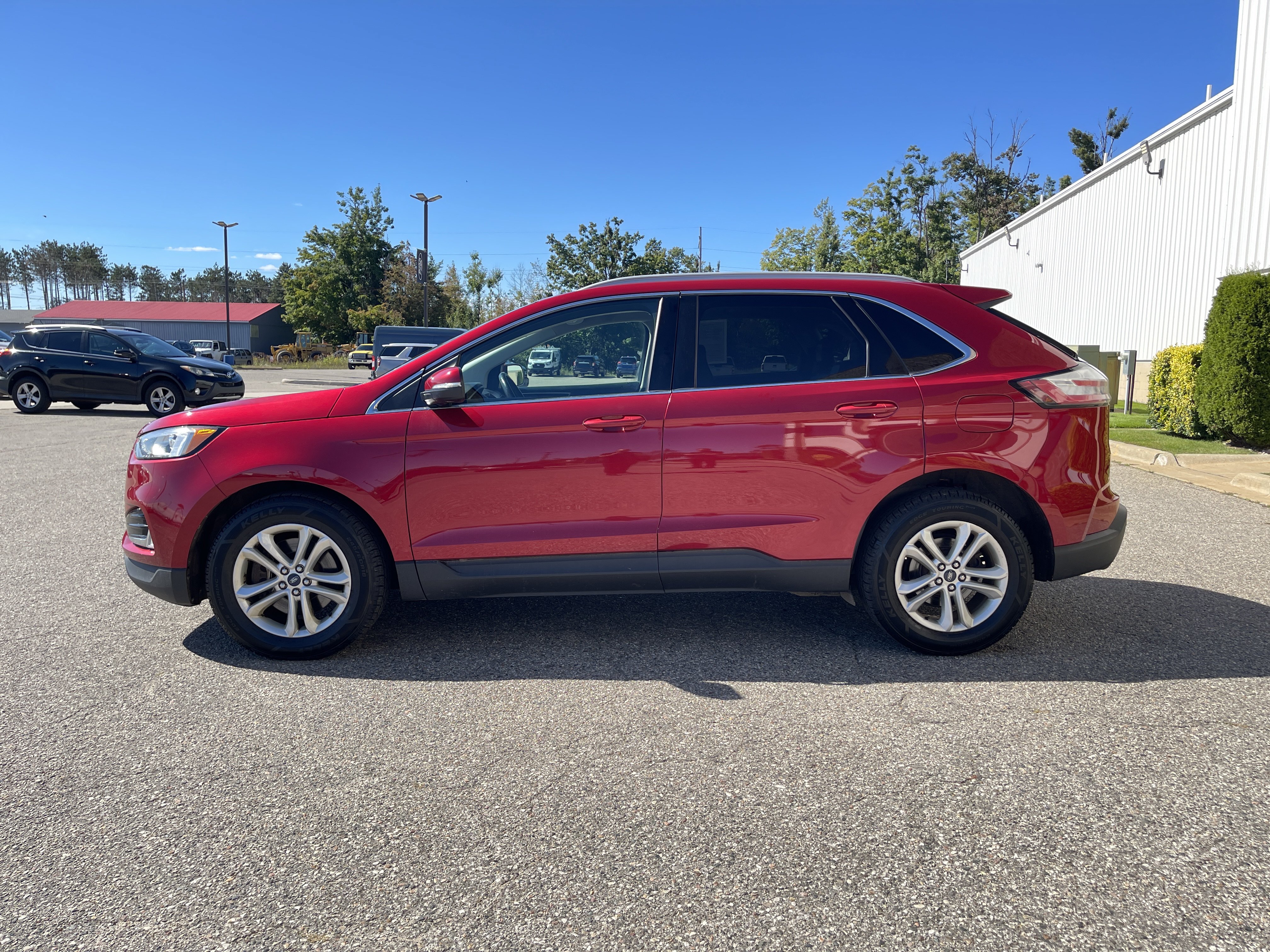 Used 2020 Ford Edge SEL w/ Convenience Package AWD/4WD image 6