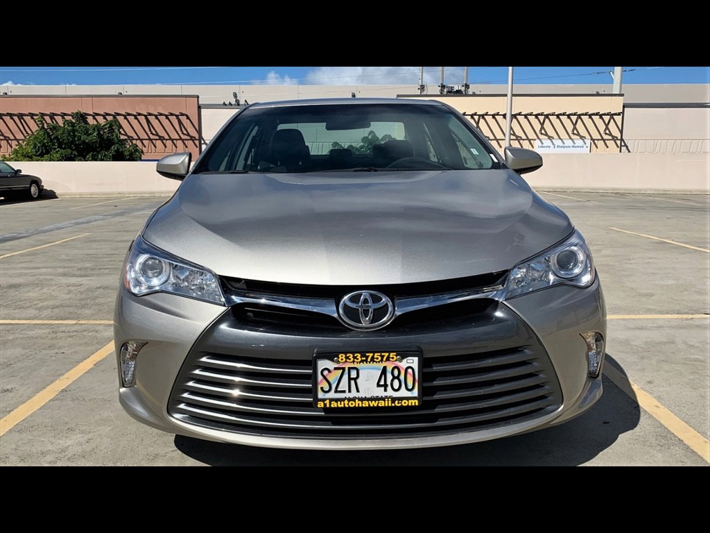Used 2017 Toyota Camry LE image 2