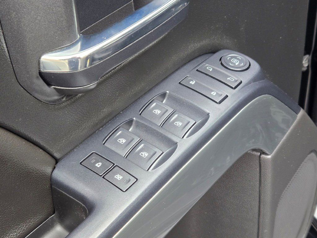 Used 2018 Chevrolet Silverado 1500 LT w/ All Star Edition image 23