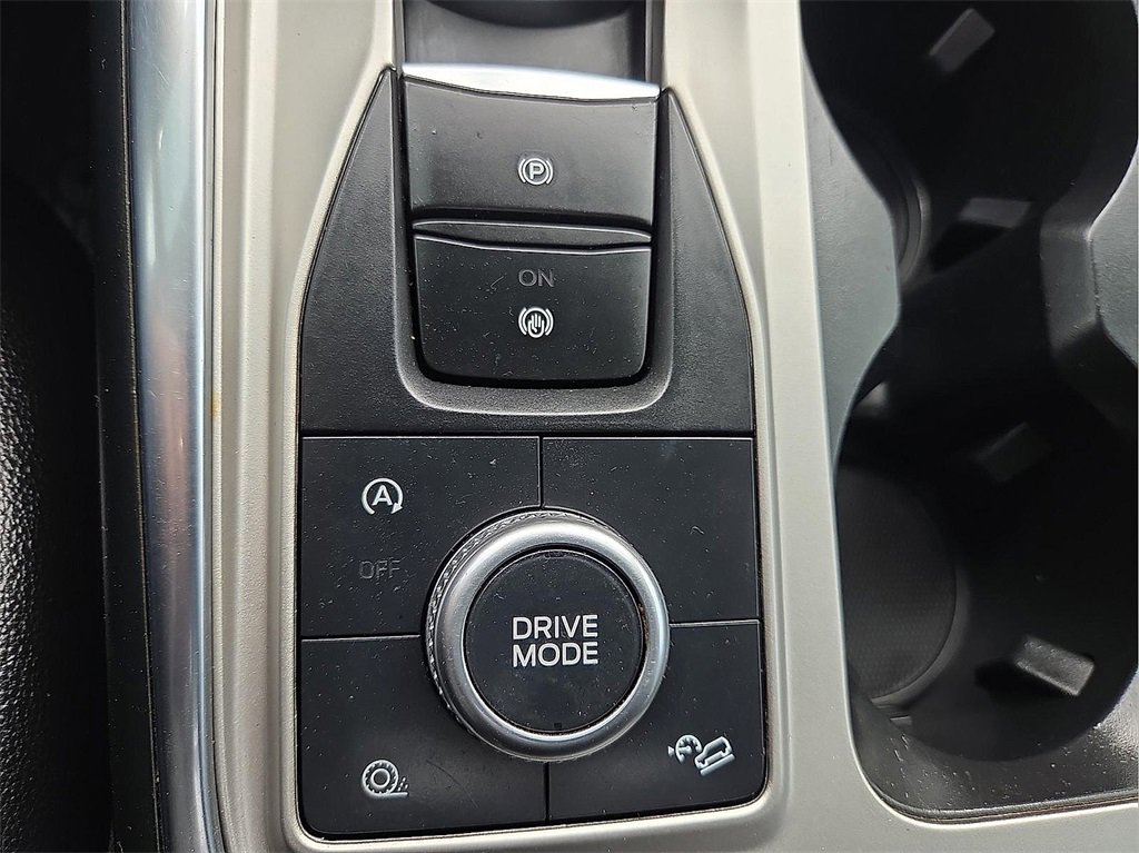 Used 2020 Ford Explorer XLT w/ Equipment Group 202A image 18