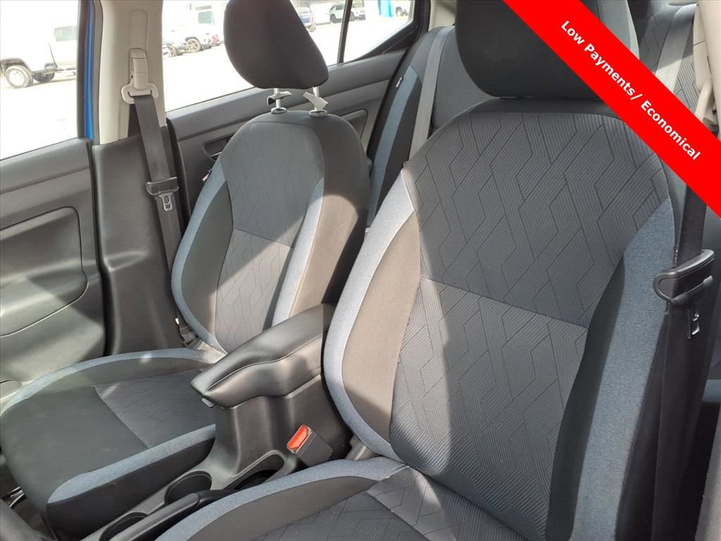 Used 2023 Nissan Versa SV image 15