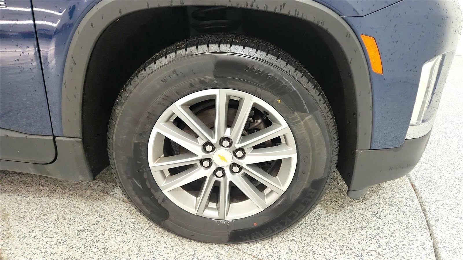 Used 2023 Chevrolet Traverse LT image 13