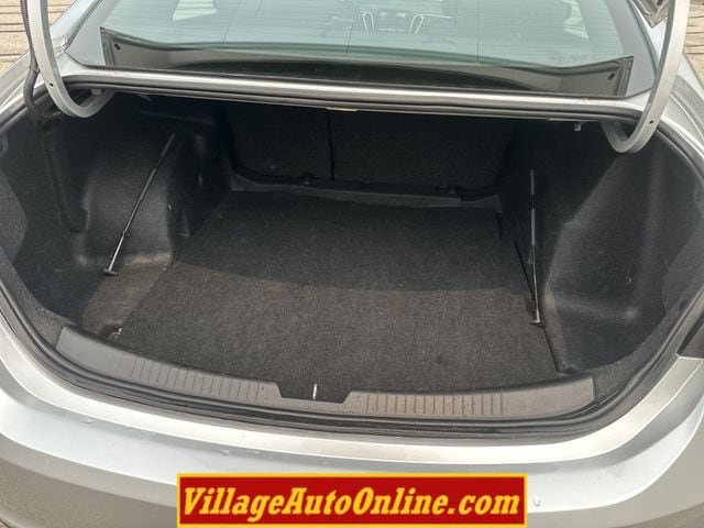 Used 2016 Chevrolet Malibu LT FWD image 30