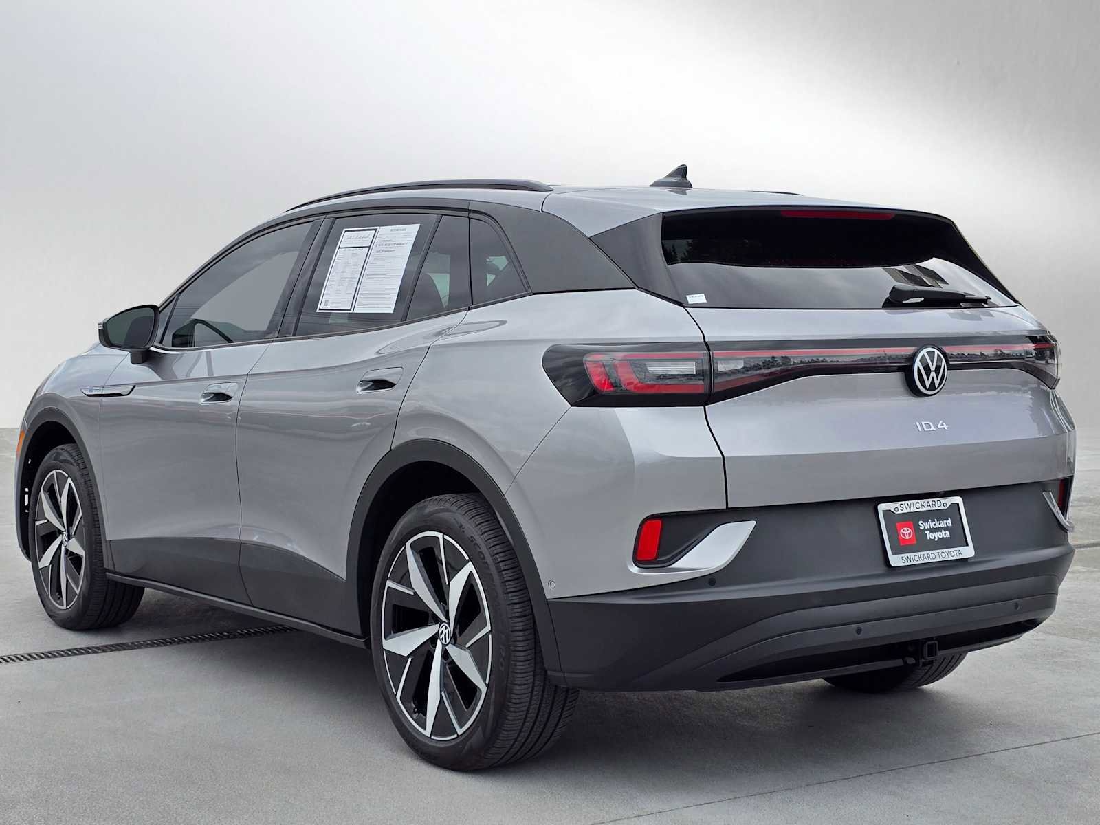 Used 2023 Volkswagen ID.4 Pro S AWD/4WD image 5