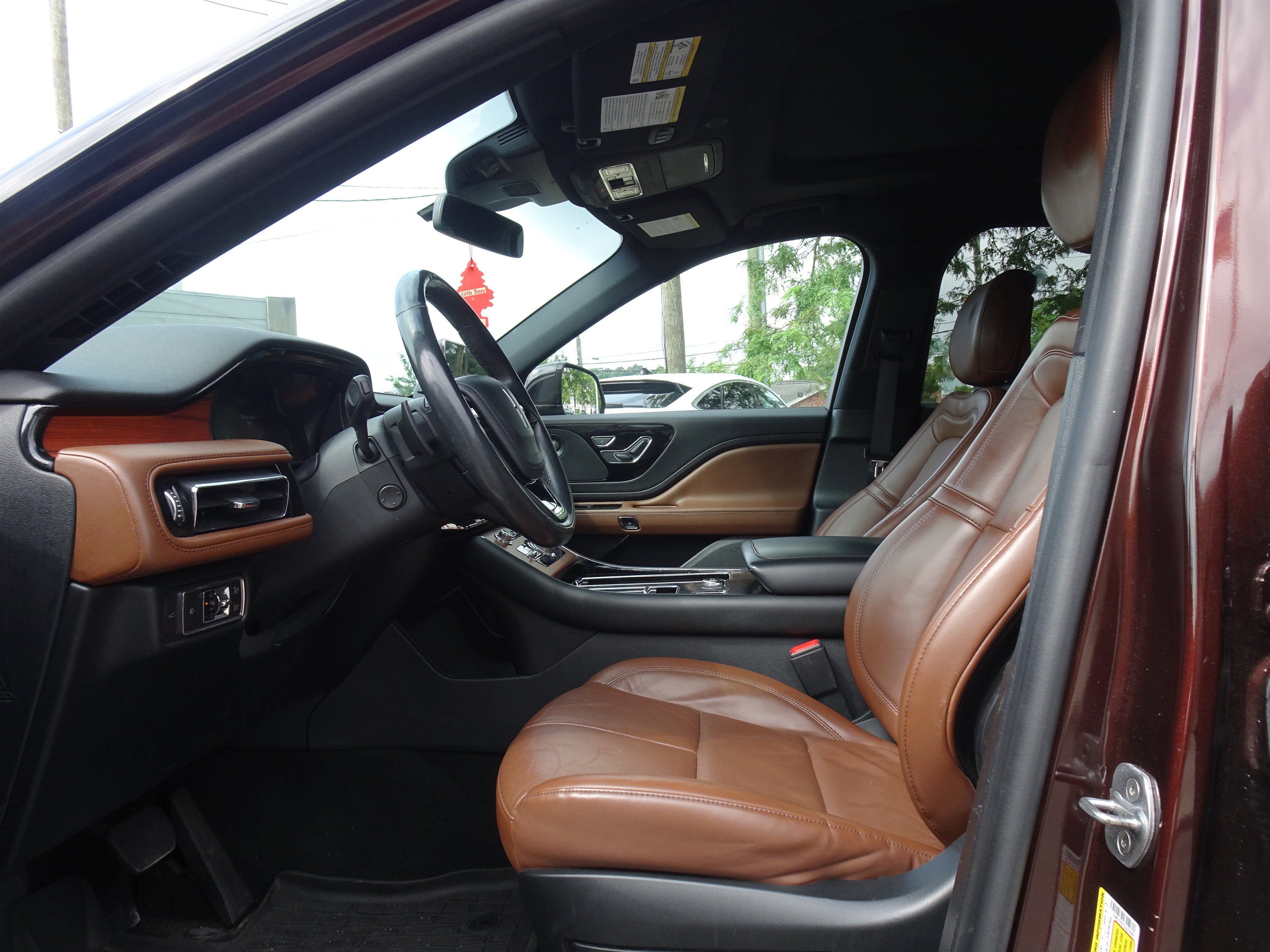 Used 2020 Lincoln Aviator Reserve w/ Equipment Group 201A AWD/4WD image 8