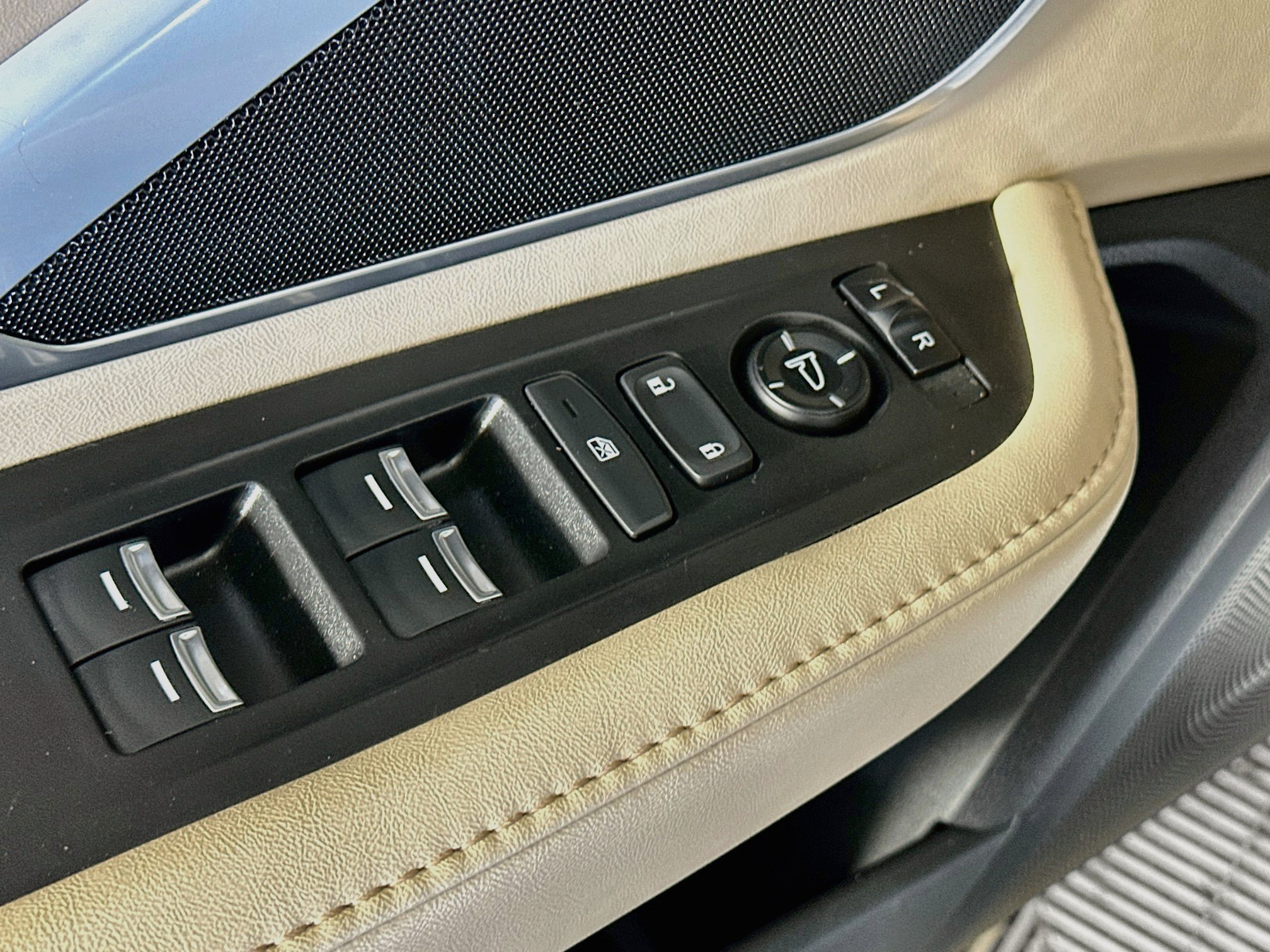 Used 2021 Acura RDX FWD image 15