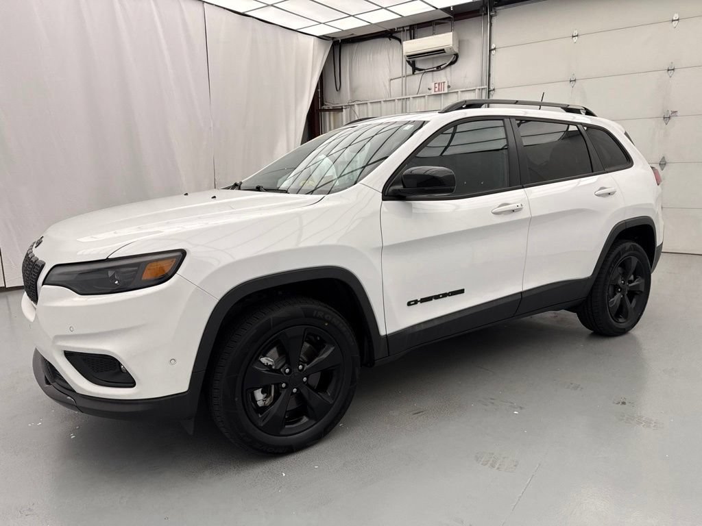 Used 2023 Jeep Cherokee Altitude Lux w/ Lux Elite Package AWD/4WD image 3