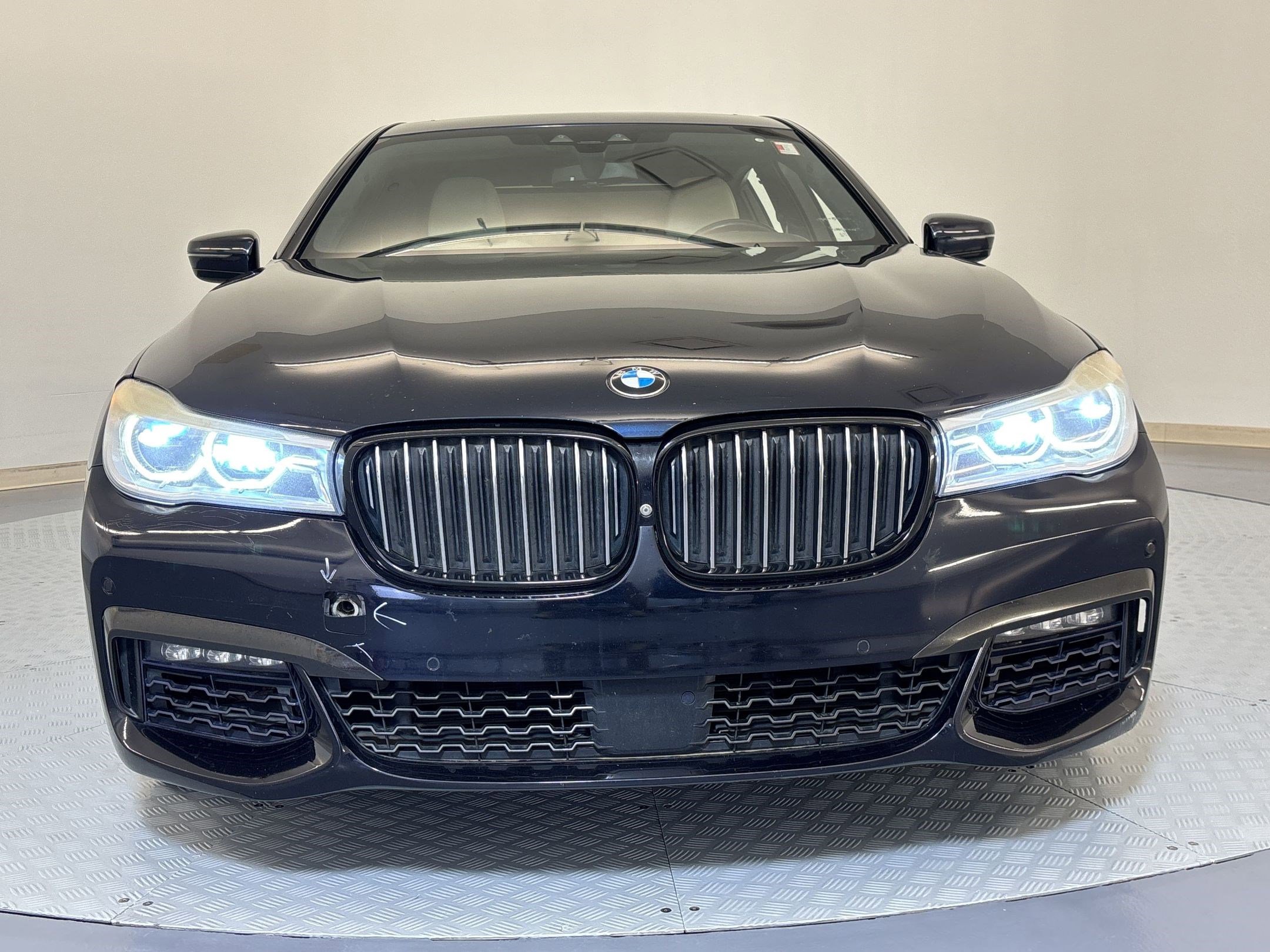Used 2016 BMW 750i image 6