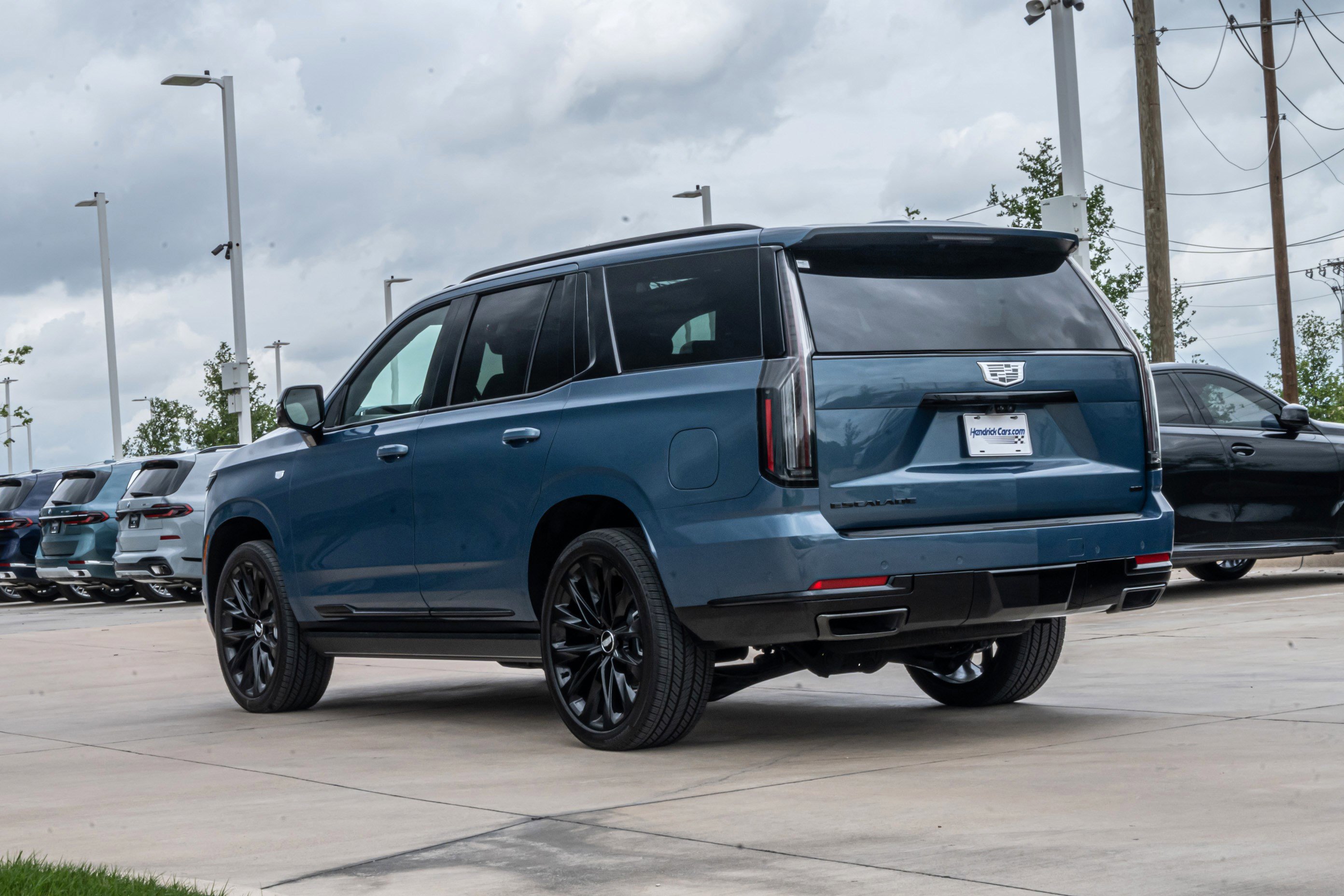 Used 2026 Cadillac Escalade Platinum Sport w/ LPO, ONYX Package image 7