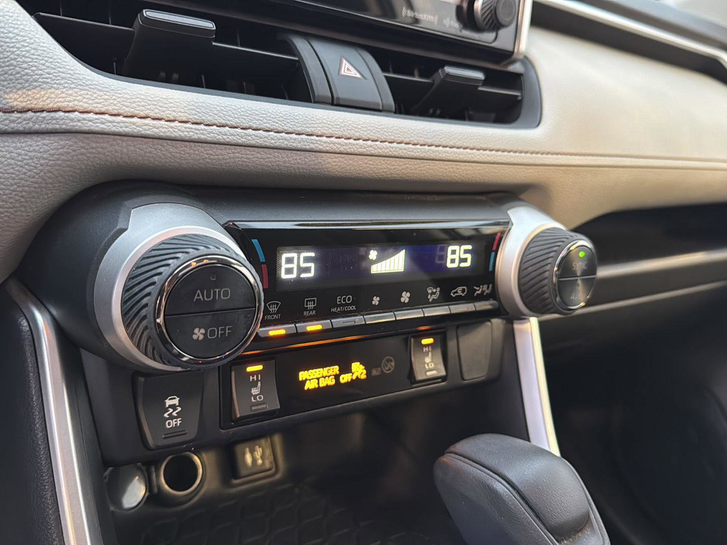 Used 2019 Toyota RAV4 XLE image 22