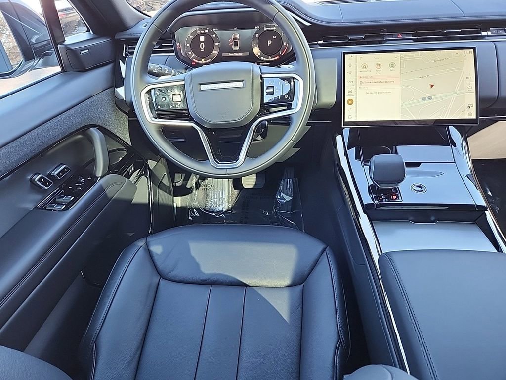 Certified 2025 Land Rover Range Rover Sport image 4