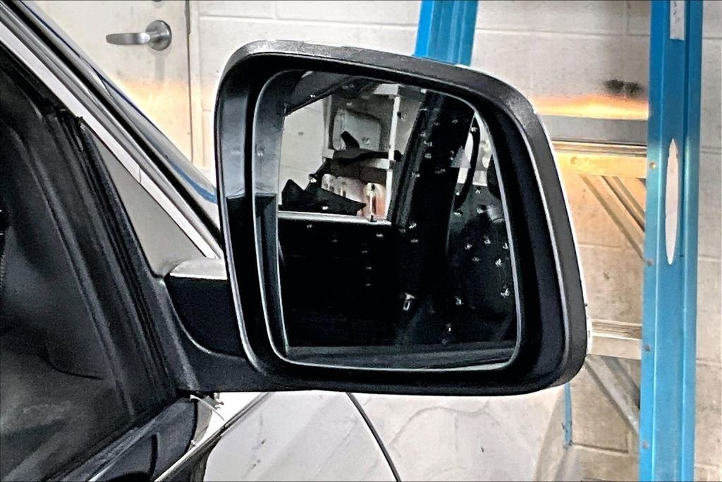 Used 2021 Jeep Grand Cherokee Limited image 23