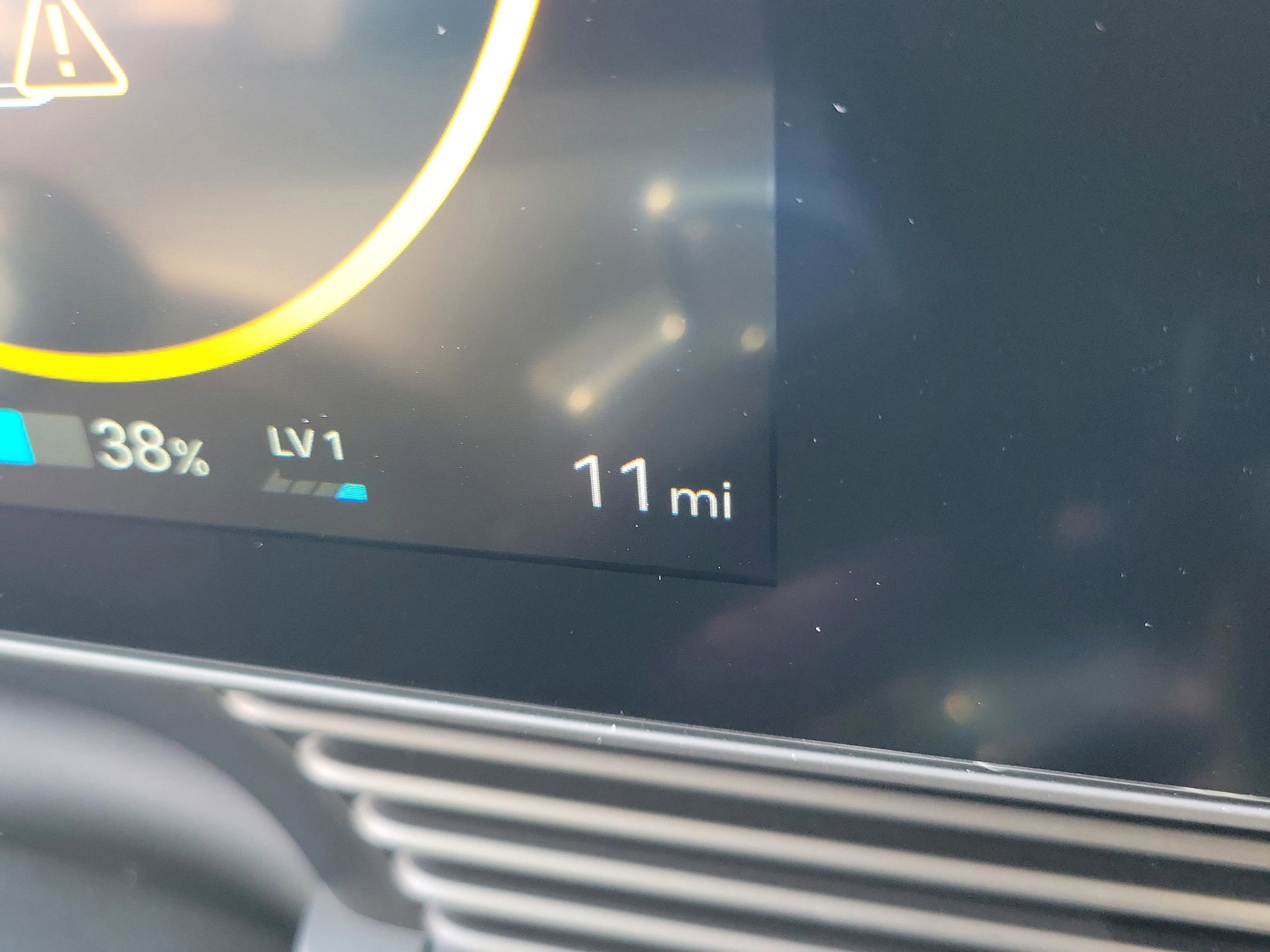 New 2025 Hyundai Ioniq 5 SE image 24