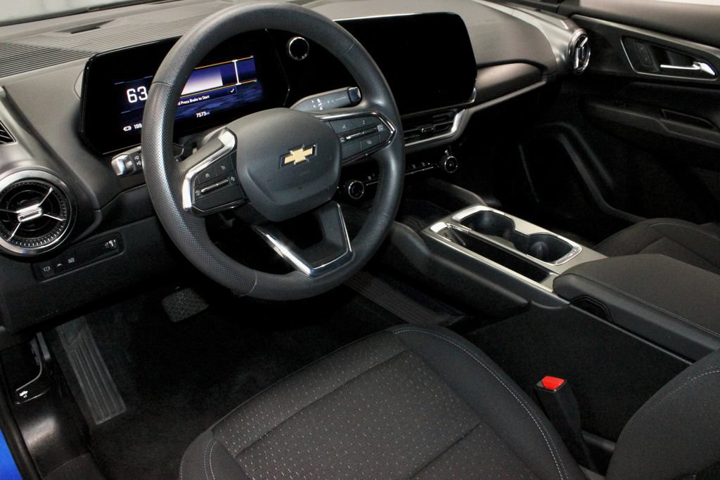 Used 2025 Chevrolet Equinox EV LT FWD image 23