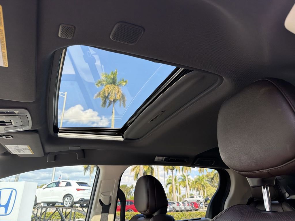 Used 2024 Toyota Sienna Platinum image 24