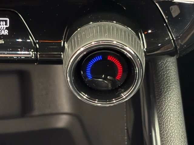 New 2026 Chevrolet Traverse LT w/ Midnight/Sport Edition FWD image 32
