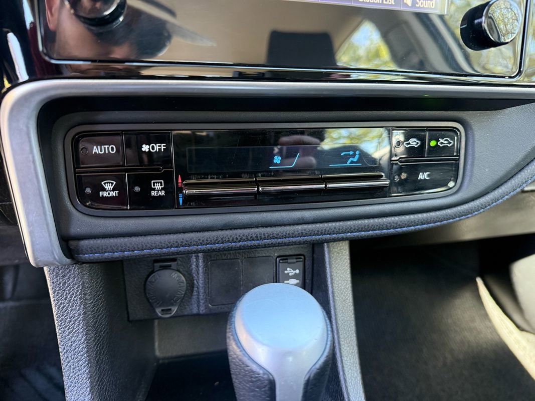 Used 2017 Toyota Corolla SE image 25