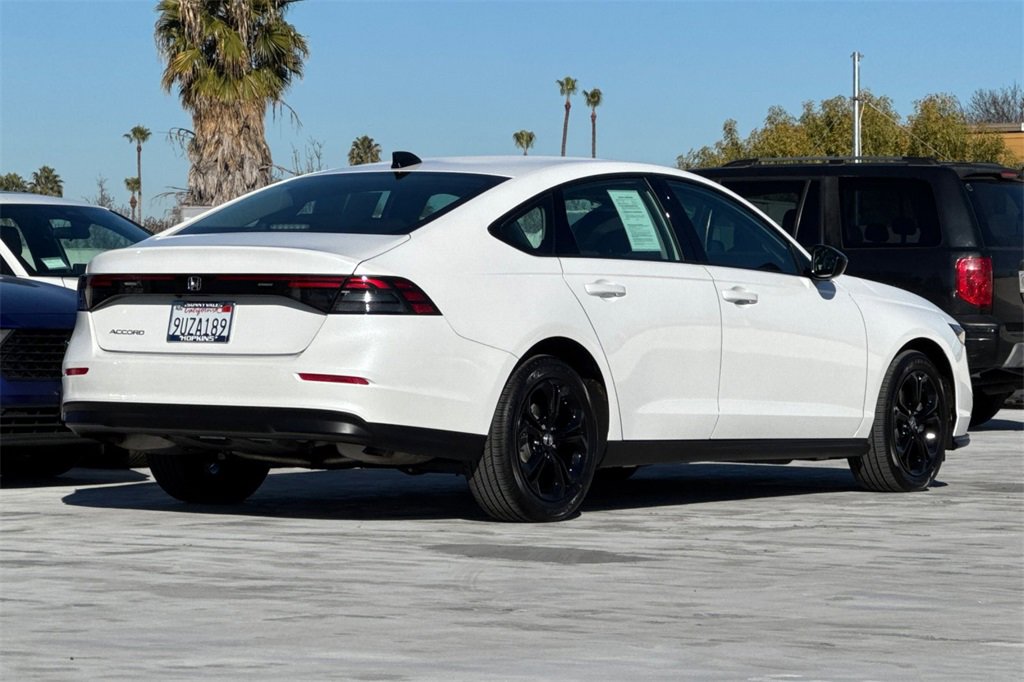 Certified 2025 Honda Accord SE image 3