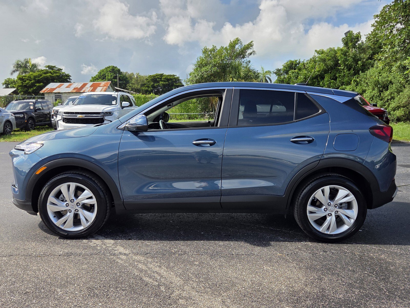Certified 2026 Buick Encore GX Preferred w/ Comfort Package FWD image 2