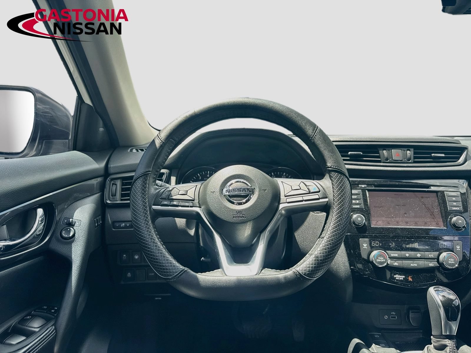Used 2019 Nissan Rogue SV w/ Premium Package FWD image 31