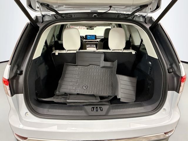 Used 2025 Lincoln Aviator AWD image 27