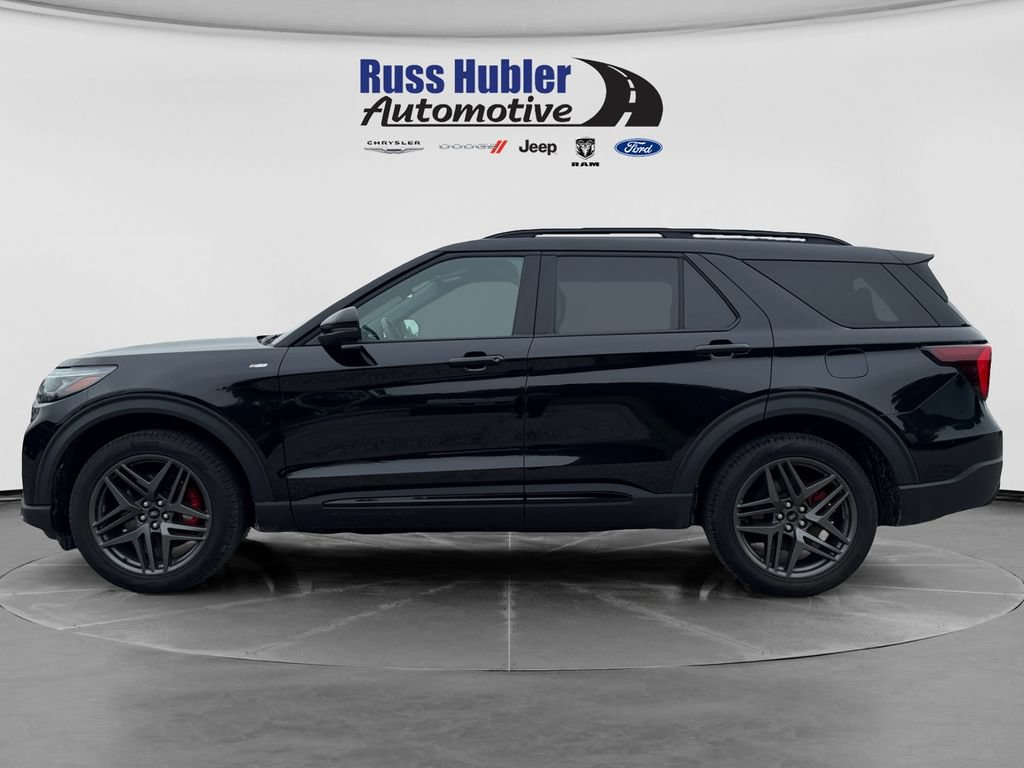 Used 2025 Ford Explorer ST-Line w/ ST-Line Street Pack AWD/4WD image 2