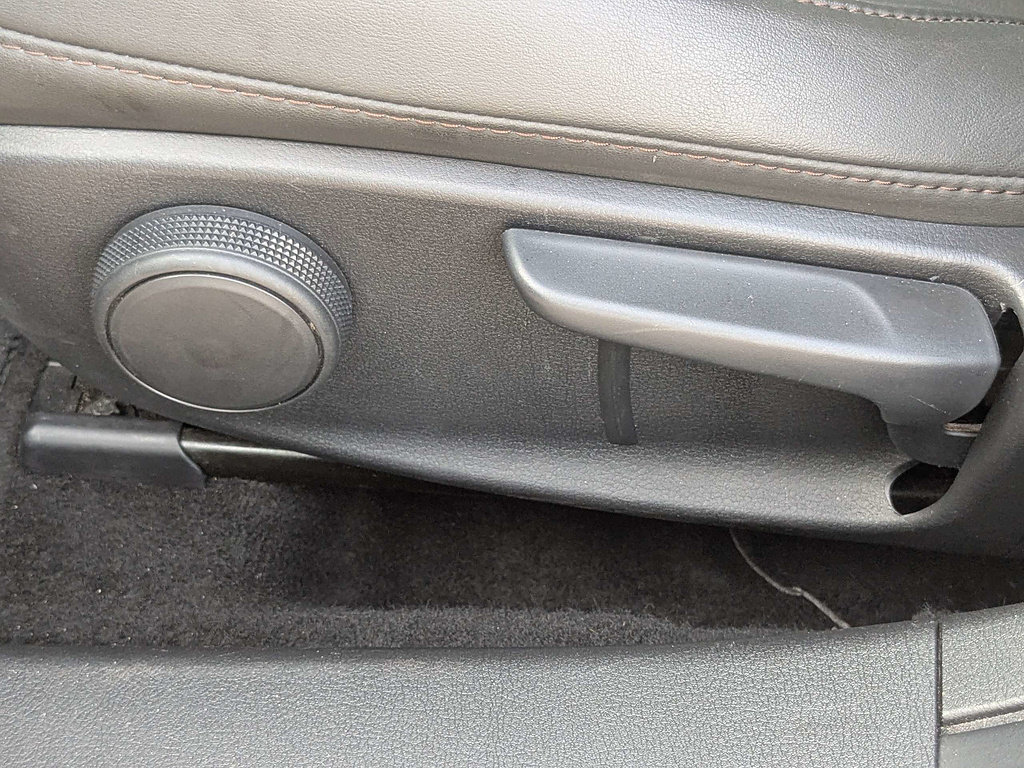 Used 2024 MAZDA MAZDA3 s FWD image 19
