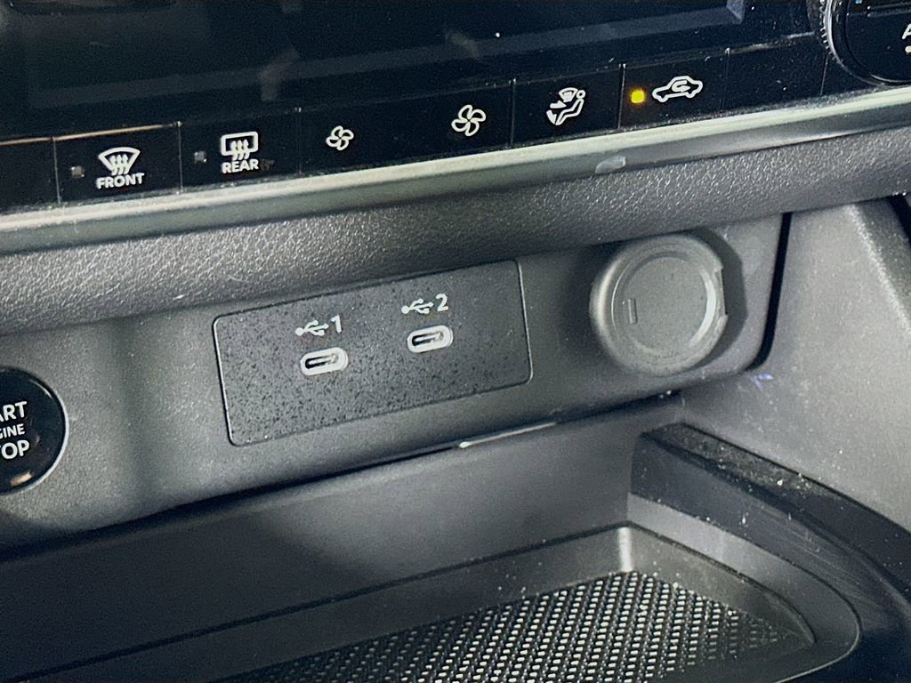 Used 2024 Nissan Rogue SV image 30