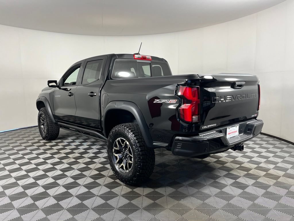 Used 2026 Chevrolet Colorado ZR2 w/ Technology Package AWD/4WD image 12
