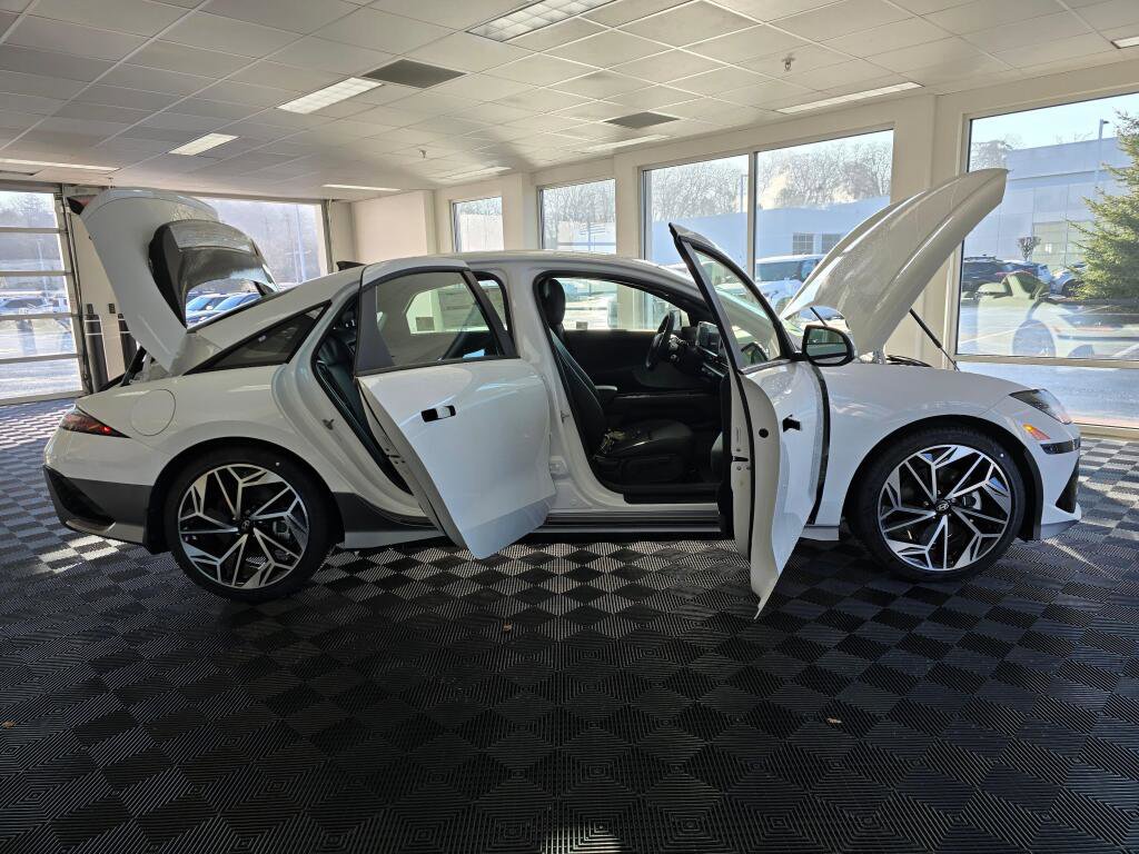 New 2024 Hyundai Ioniq 6 SEL image 16