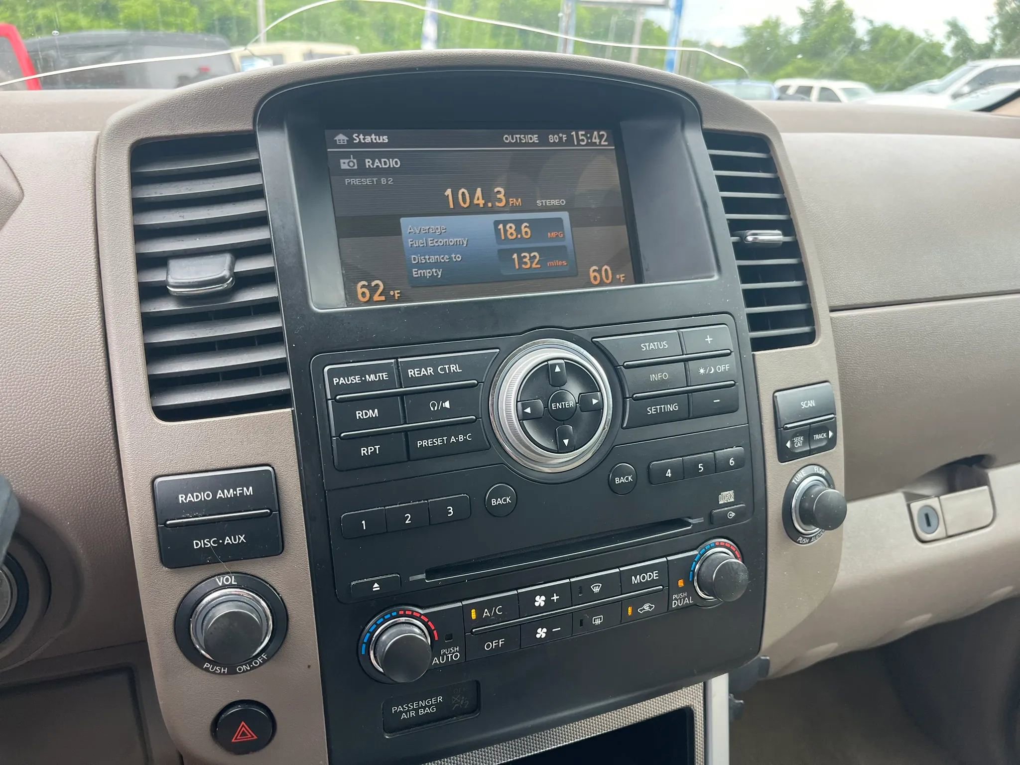 Used 2012 Nissan Pathfinder SV AWD/4WD image 8