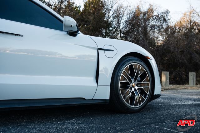 Used 2022 Porsche Taycan image 27