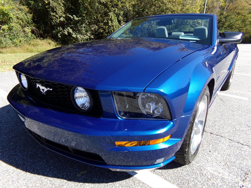 Used 2008 Ford Mustang GT RWD image 2