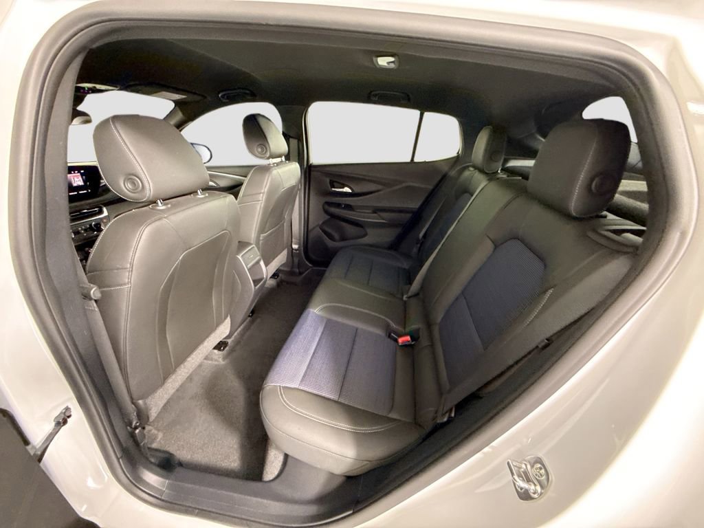 Used 2025 Buick Envista Preferred w/ Convenience II Package FWD image 21