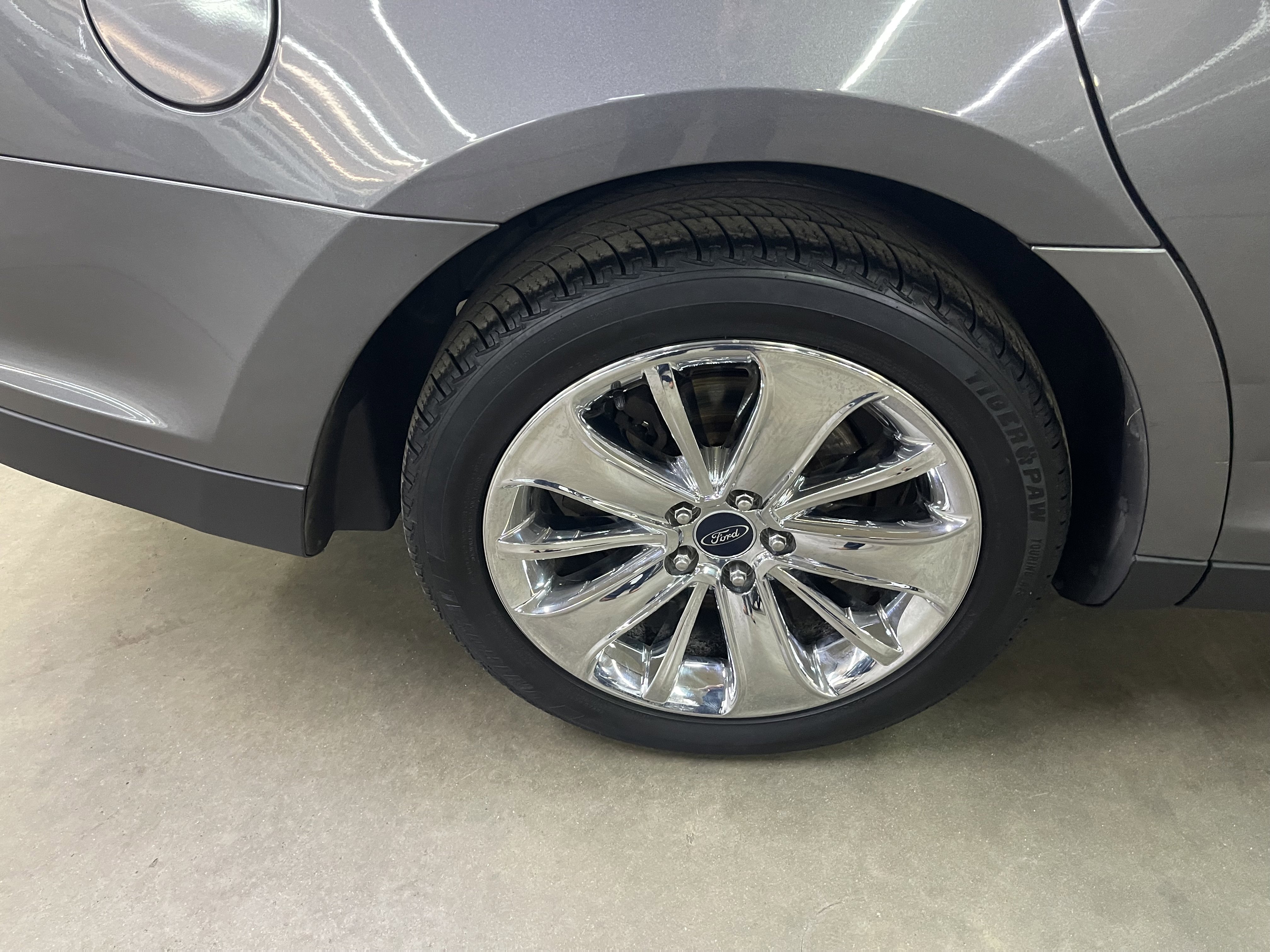 Used 2011 Ford Taurus Limited w/ 302A Rapid Spec Order Code image 9