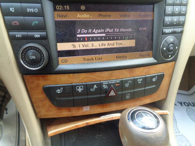 Used 2009 Mercedes-Benz E 350 4MATIC Sedan image 35