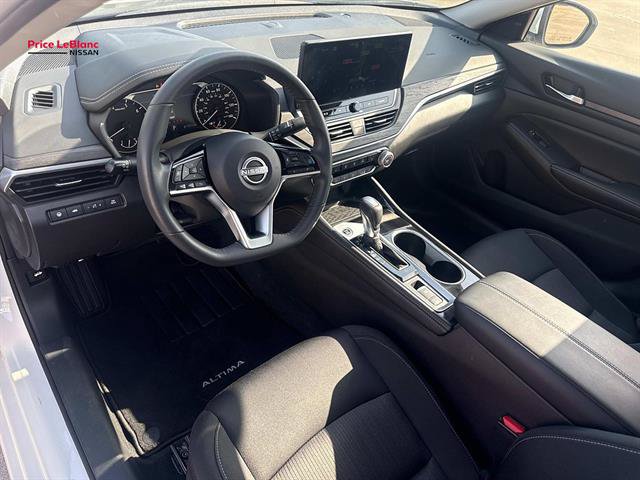 Certified 2024 Nissan Altima 2.5 SV w/ SV Premium Package AWD/4WD image 16
