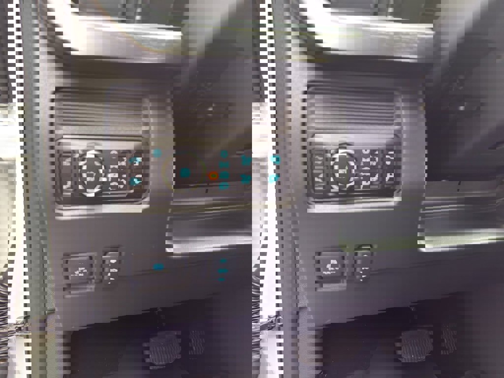 New 2026 Ford F350 Lariat w/ Black Appearance Package image 17