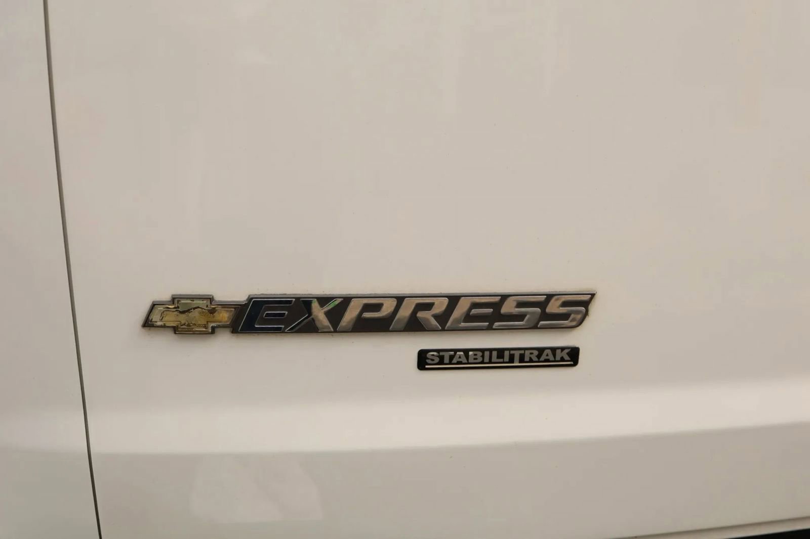 Used 2013 Chevrolet Express 2500 image 9