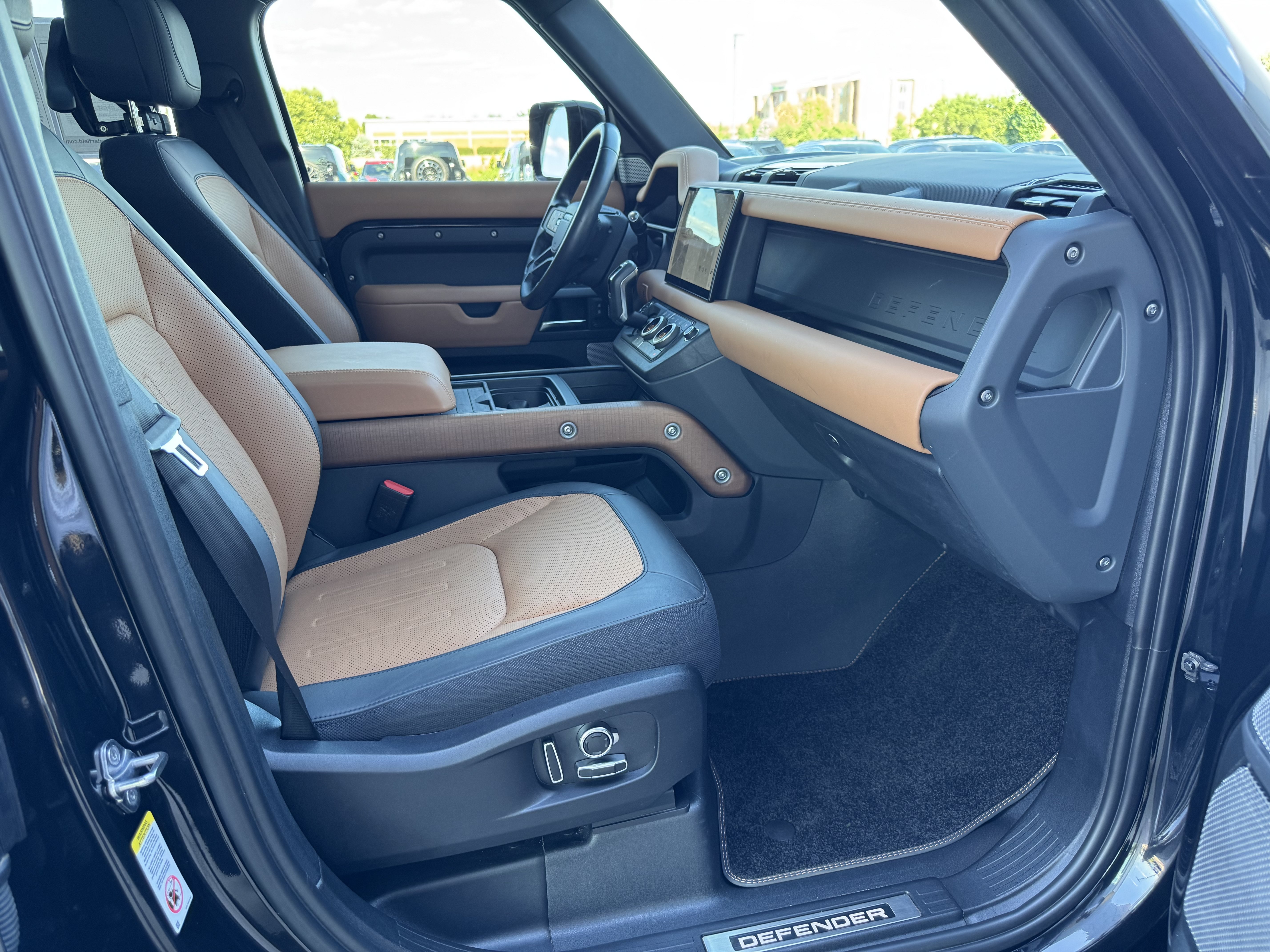 Certified 2023 Land Rover Defender 130 X AWD/4WD image 3