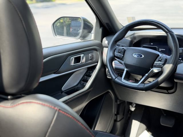 Used 2025 Ford Explorer ST AWD/4WD image 43