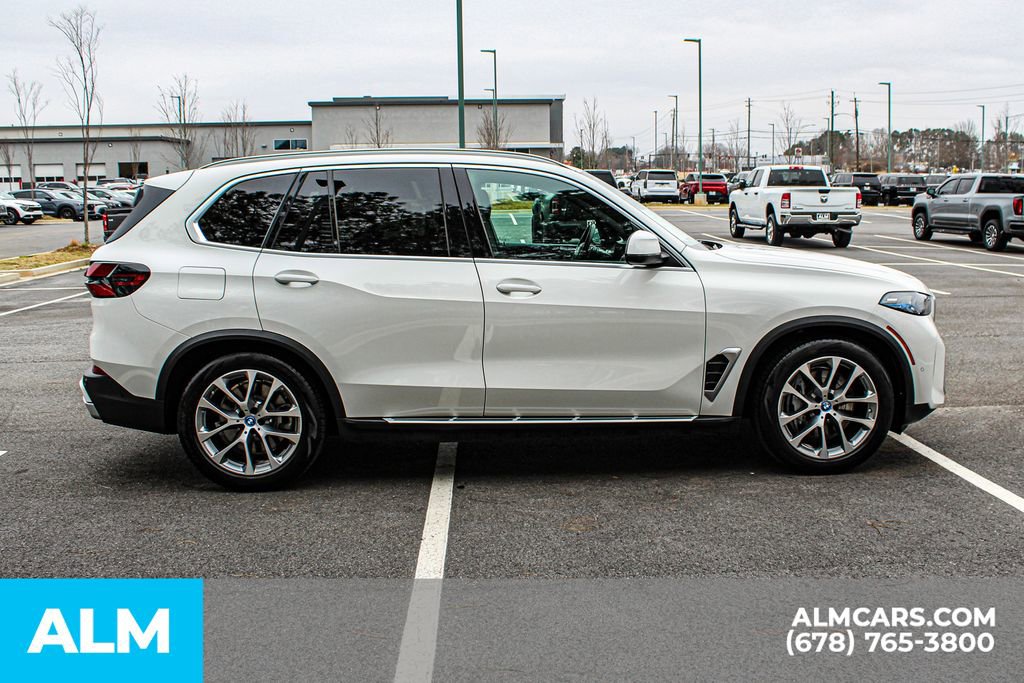 Used 2025 BMW X5 xDrive50e image 9