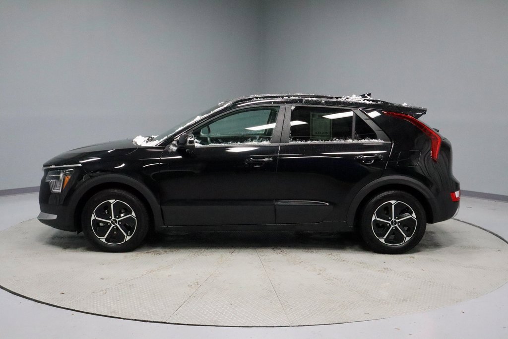 Used 2023 Kia Niro EX image 9