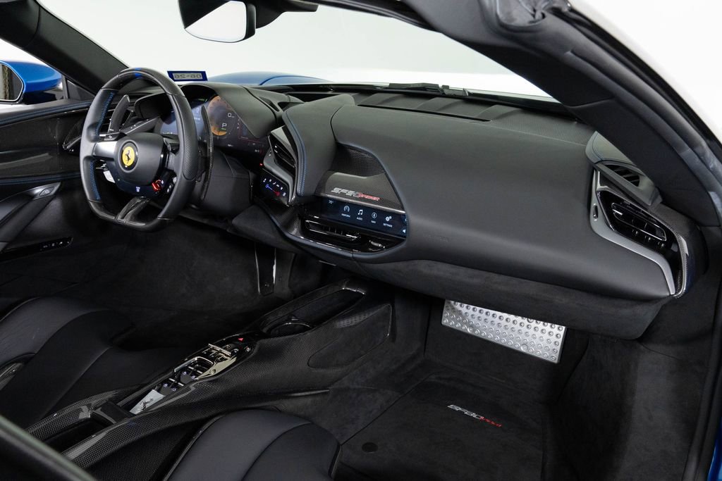 Used 2022 Ferrari SF90 Spider image 40