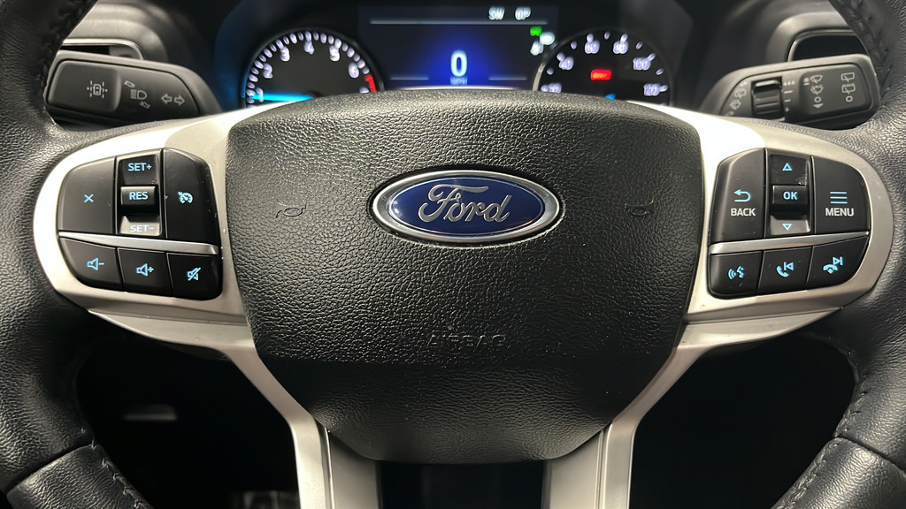 Used 2023 Ford Explorer XLT w/ Equipment Group 202A AWD/4WD image 16